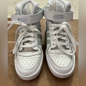 Adidas Forum Mid Shoes in size 5